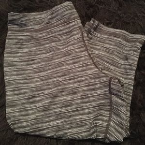 USED Be Inspired Workout Capri Pants